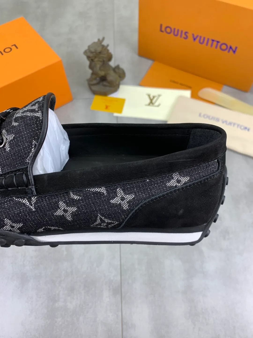 Men's Men's Shoes 💰P640 New Style 💶[LOUIS VUITTON] Water-dyed Niuli Original Order New Style 🍀LV Louis Vuitton *——Top version of LV classic leather shoes! Made of imported original calfskin, original leather side strips and wear-resistant high-end rubber outsole! High quality products! Color: black optional Size: 39-45